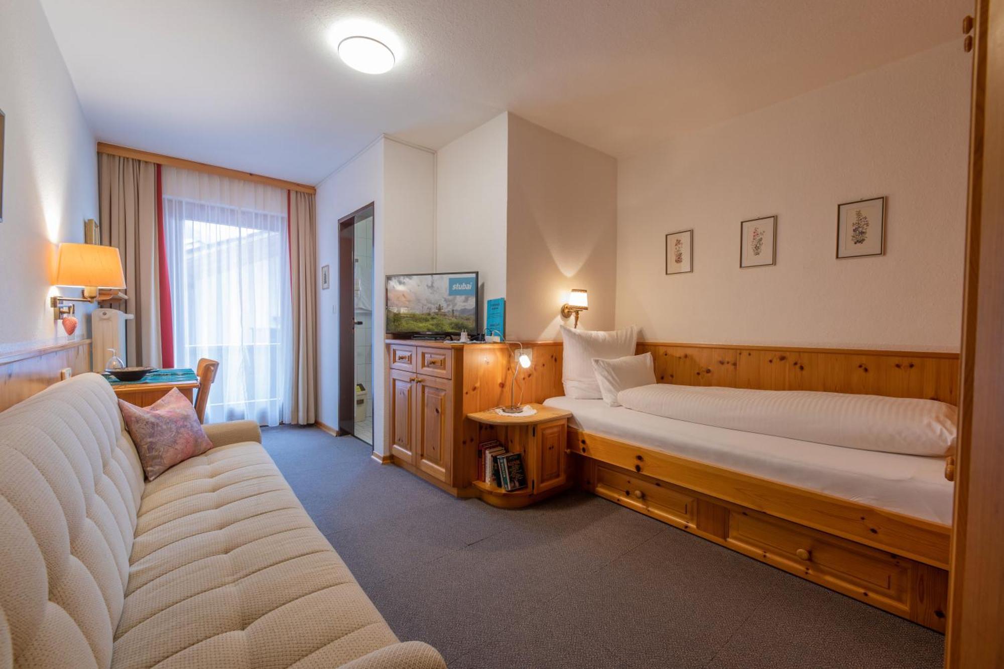 Pension Danler Telfes im Stubai Exterior photo